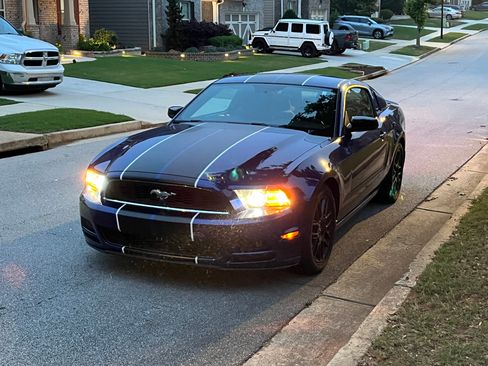 Used 2014 Ford Mustang Coupe w/ Equipment Group 102A RWD image 17