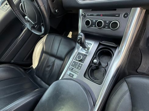 Used 2017 Land Rover Range Rover Sport HSE image 8
