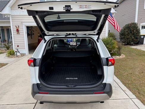 Used 2025 Toyota RAV4 Limited image 12