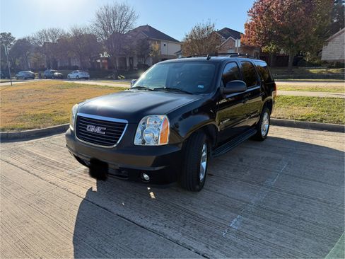 Used 2007 GMC Yukon SLT w/ SLT Preferred Equipment Group image 1