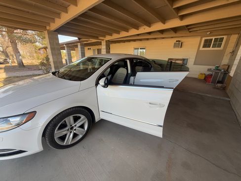 Used 2014 Volkswagen CC Sport image 16