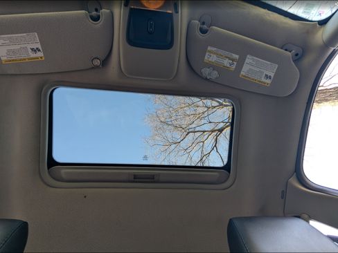 Used 2007 Ford Explorer Sport Trac Limited image 27