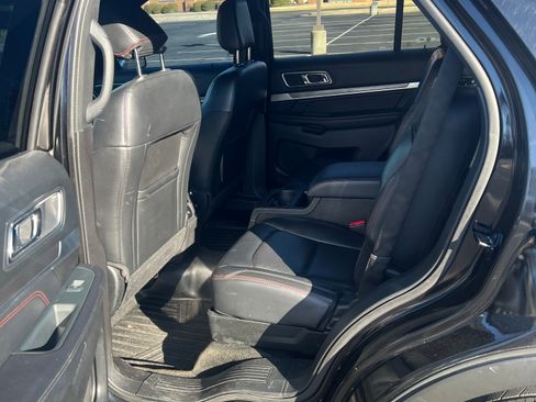 Used 2018 Ford Explorer Sport w/ Equipment Group 401A image 9