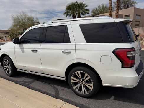 Used 2021 Ford Expedition Platinum image 4