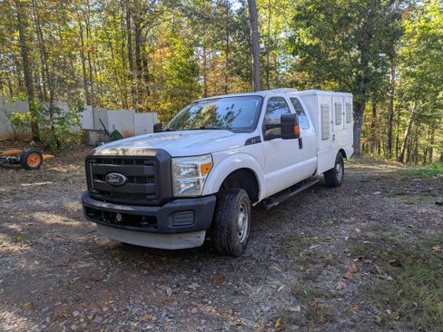 Used 2011 Ford F250 XL w/ PWR Equipment Group image 1