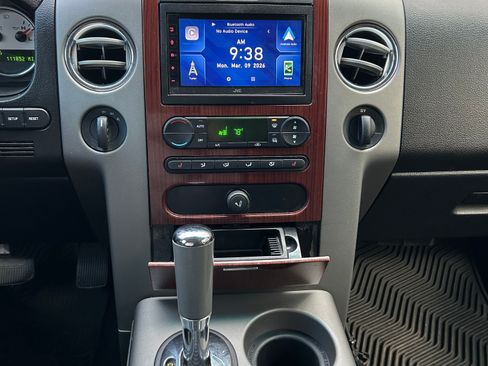 Used 2005 Ford F150 Lariat image 6