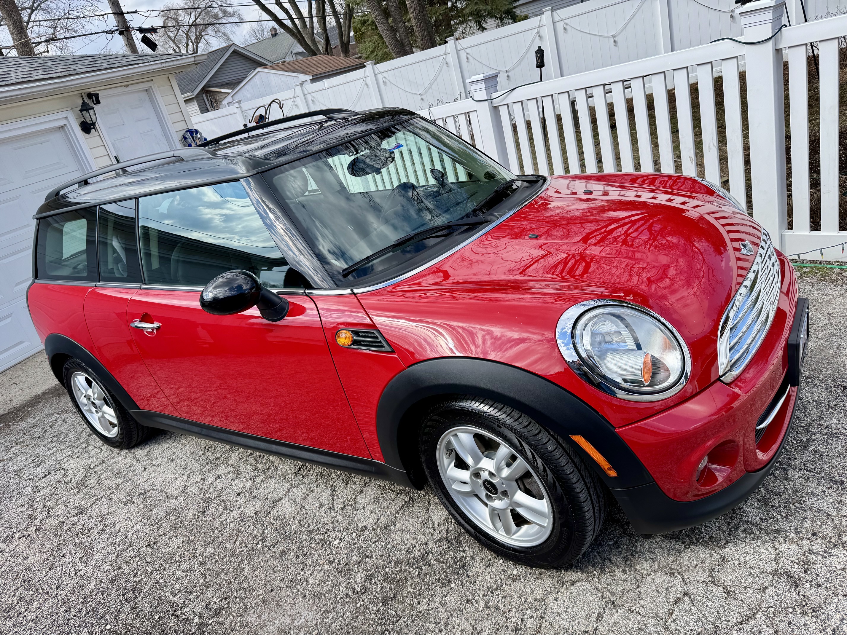 Used 2013 MINI Cooper Clubman FWD image 1