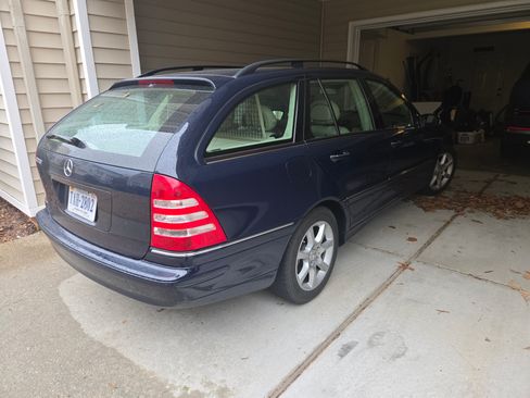 Used 2005 Mercedes-Benz C 240 Wagon image 8