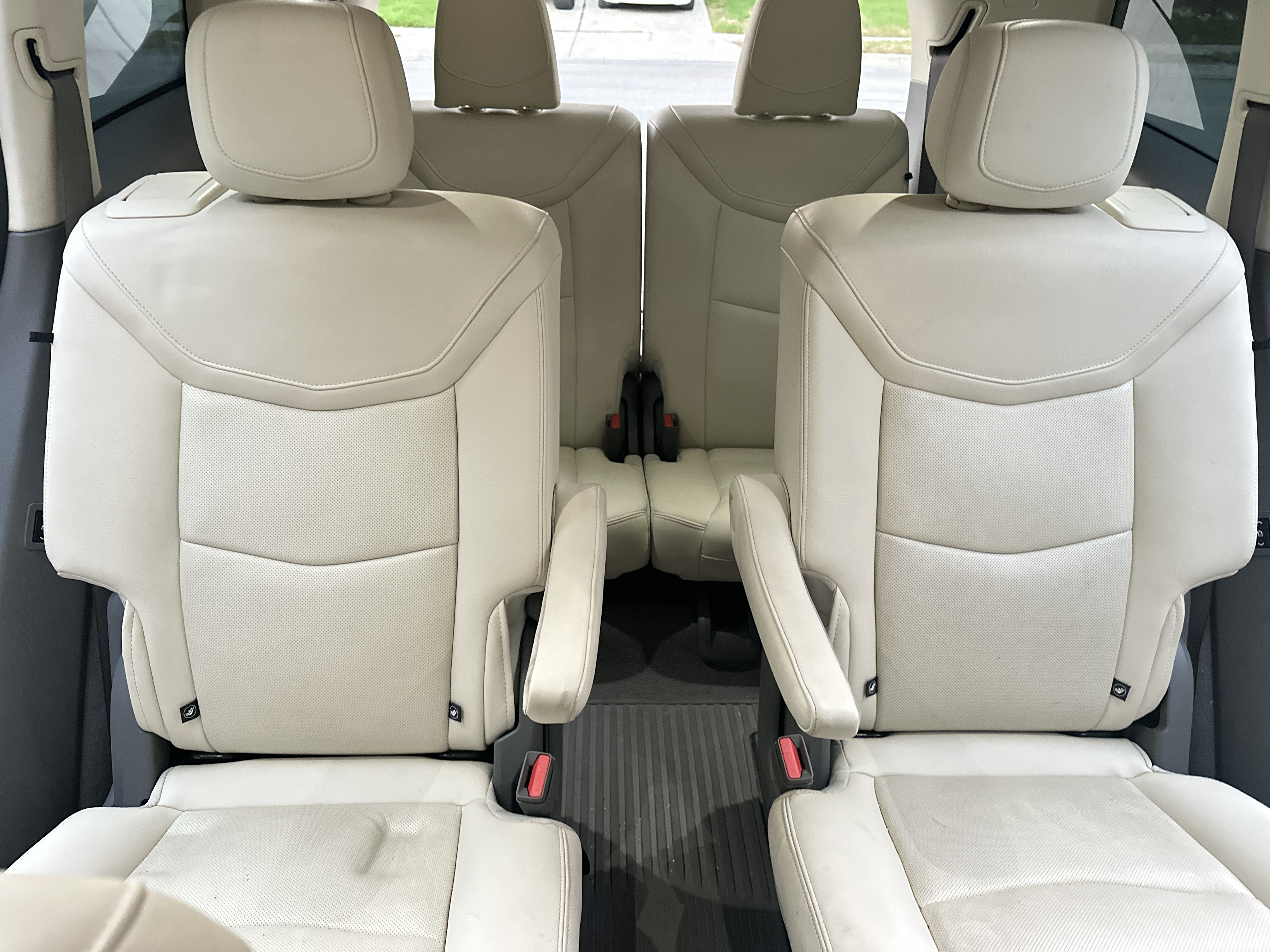 Used 2023 Cadillac XT6 Premium Luxury w/ Technology Package FWD image 13