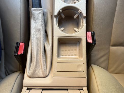 Used 2003 BMW 330xi Sedan image 22