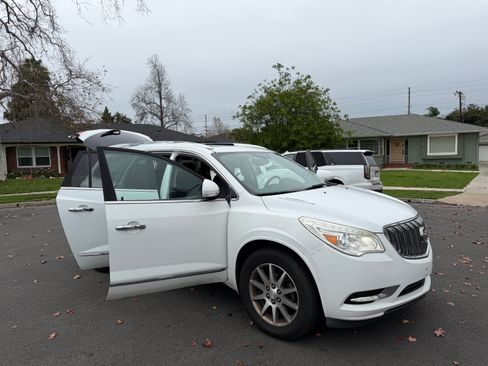 Used 2016 Buick Enclave Leather image 11
