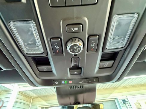 Used 2023 Chevrolet Tahoe High Country image 11