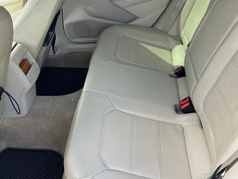 Used 2012 Volkswagen Passat TDI SE FWD image 10