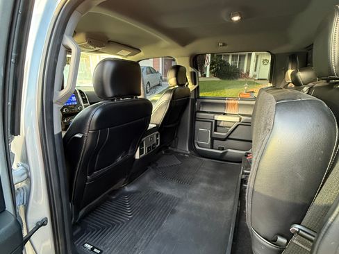 Used 2020 Ford F150 Lariat RWD image 12