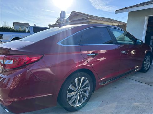 Used 2016 Hyundai Sonata Sport w/ Option Group 03 image 2