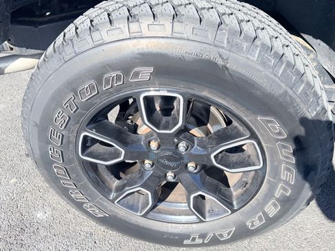 Used 2018 Jeep Wrangler Unlimited Sahara image 15