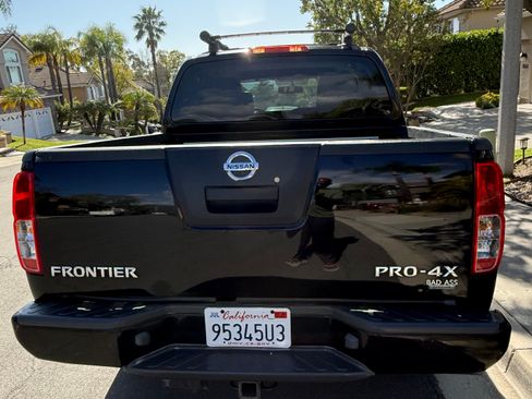 Used 2012 Nissan Frontier PRO-4X w/ Pro-4x Luxury Pkg AWD/4WD image 12
