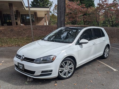 Used 2015 Volkswagen Golf TDI SE image 2