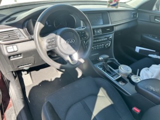 Used 2018 Kia Optima LX w/ 17" Alloy Wheels Package FWD image 2