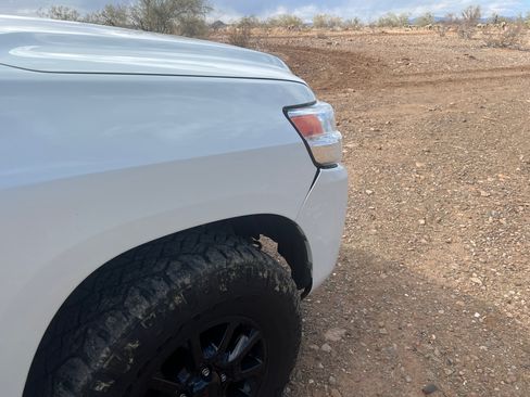 Used 2016 Toyota Land Cruiser image 31