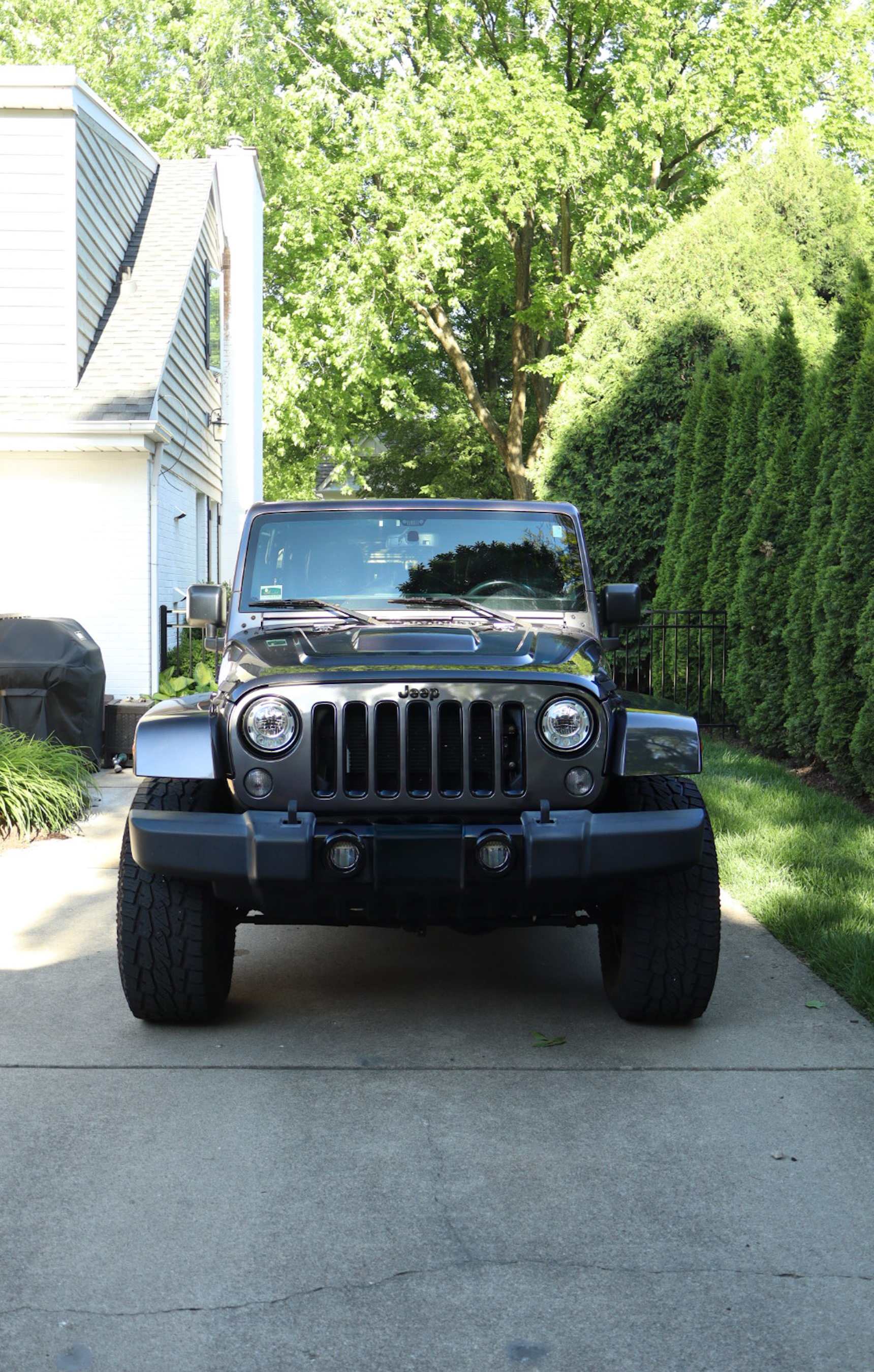 Used 2017 Jeep Wrangler Unlimited Sahara AWD/4WD image 8