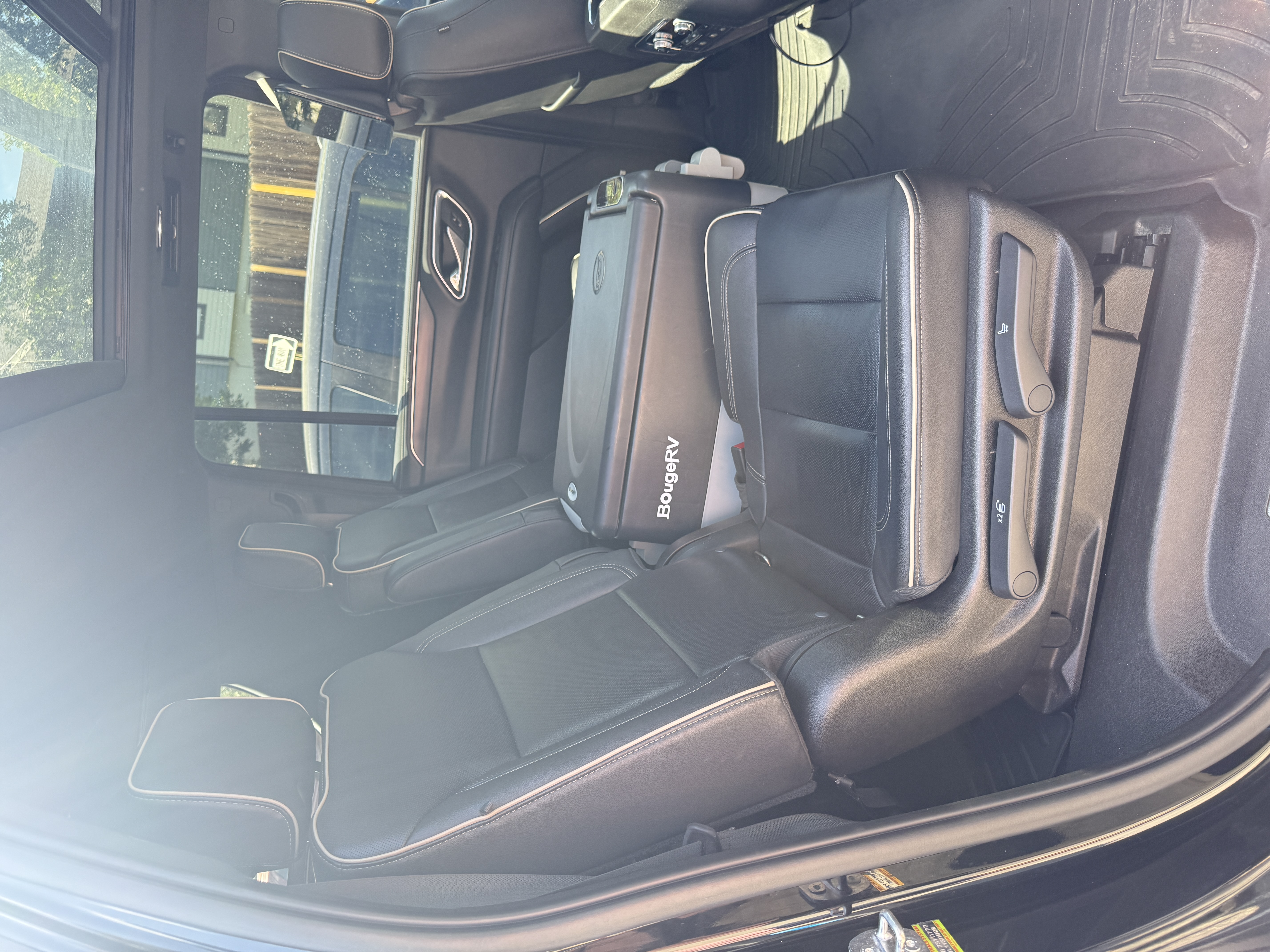 Used 2021 GMC Yukon XL SLT w/ SLT Luxury Plus Package AWD/4WD image 17