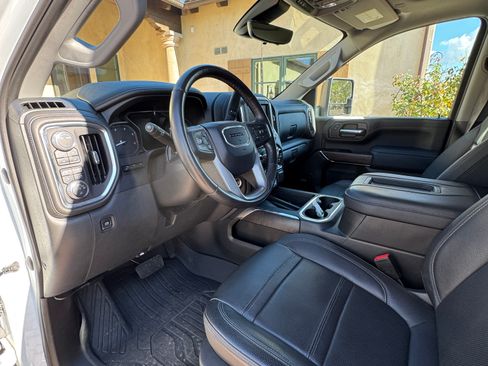 Used 2022 GMC Sierra 2500 Denali w/ Denali Ultimate Package image 11