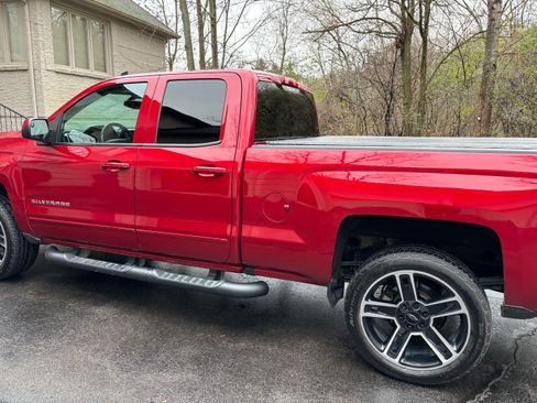 Used 2019 Chevrolet Silverado 1500 LT w/ LPO, Black Pack AWD/4WD image 7