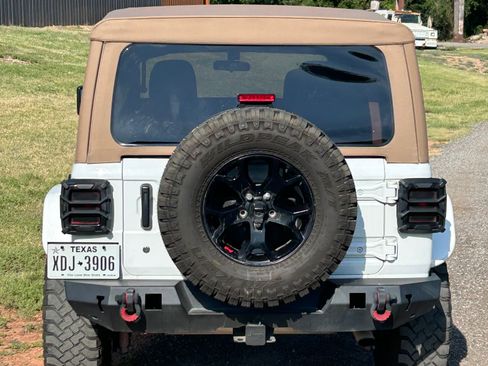 Used 2020 Jeep Wrangler Unlimited Rubicon AWD/4WD image 5