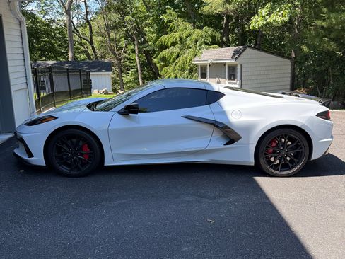 Used 2024 Chevrolet Corvette Stingray Preferred Cpe w/ Z51 Performance Package RWD image 4