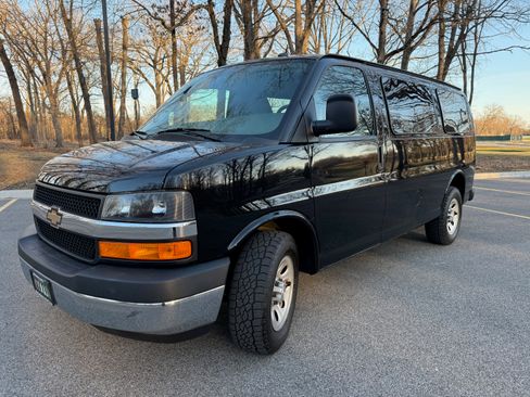 Used 2014 Chevrolet Express 1500 image 1