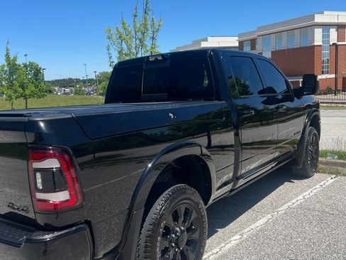 Used 2024 RAM 3500 Limited AWD/4WD image 11
