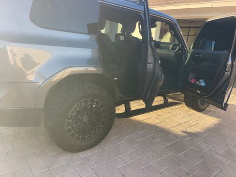 Used 2025 Lexus GX 550 image 9