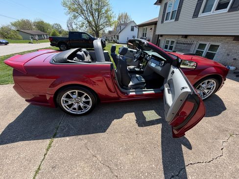 Used 2005 Ford Mustang Premium image 18