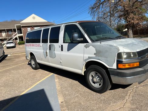 Used 2012 Chevrolet Express 3500 LT w/ LT Preferred Equipment Group image 4