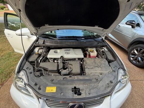 Used 2013 Lexus CT 200h FWD image 16