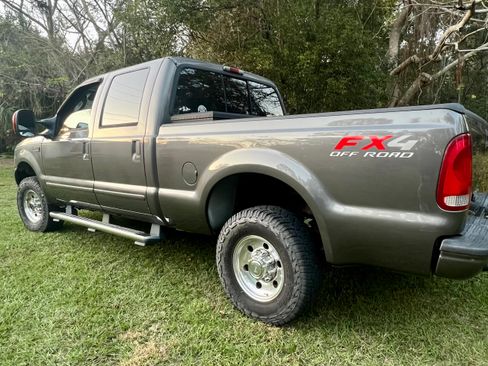 Used 2004 Ford F250 XLT image 14