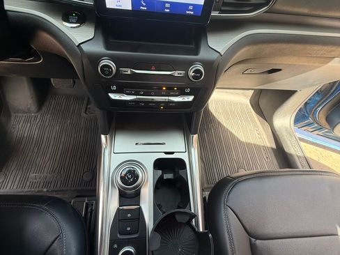 Used 2020 Ford Explorer XLT w/ Equipment Group 202A image 15