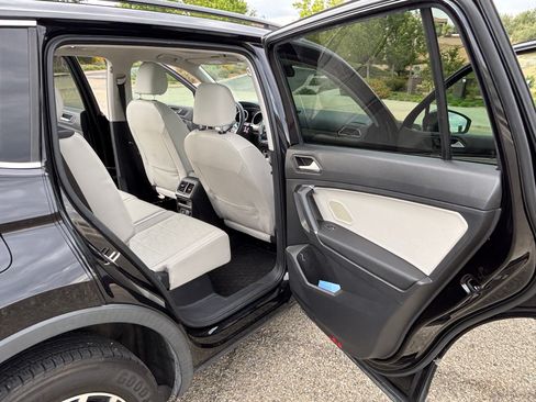 Used 2020 Volkswagen Tiguan SE w/ Panoramic Sunroof Package FWD image 21