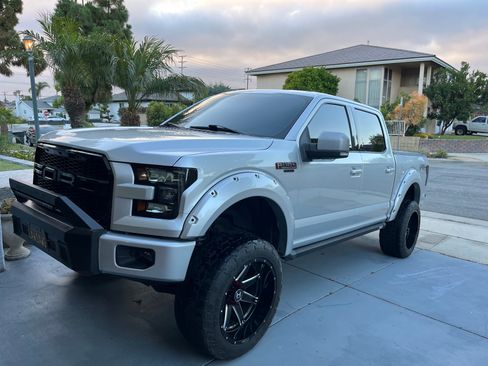 Used 2017 Ford F150 XLT w/ Equipment Group 302A Luxury AWD/4WD image 4