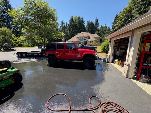 Used 2011 Jeep Wrangler Unlimited Sahara image 5