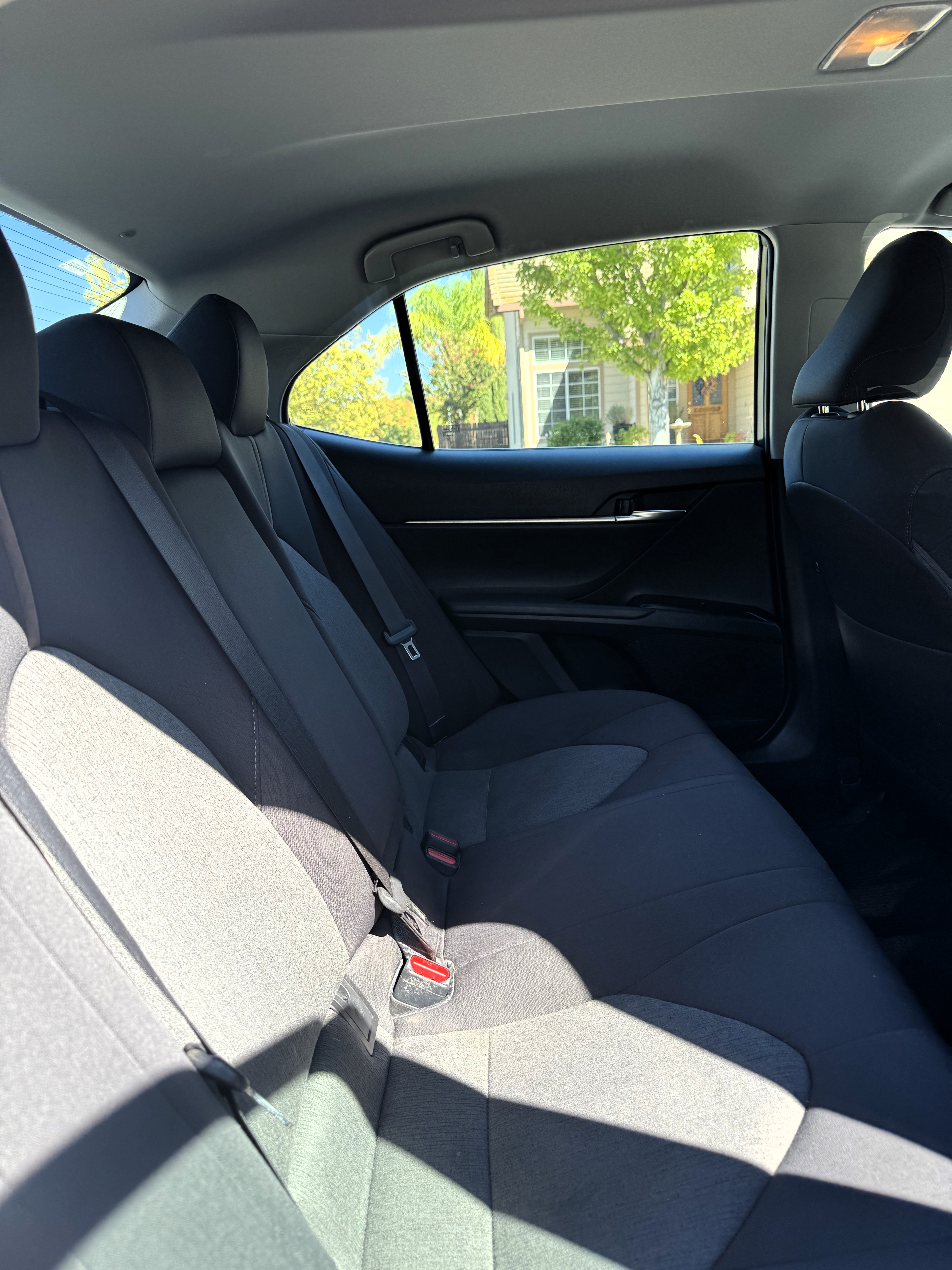 Used 2018 Toyota Camry LE FWD image 12