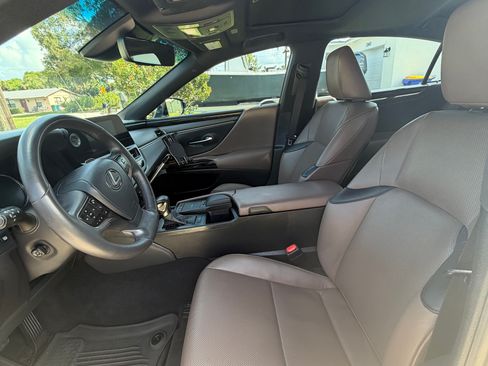 Used 2022 Lexus ES 350 w/ Premium Package FWD image 12