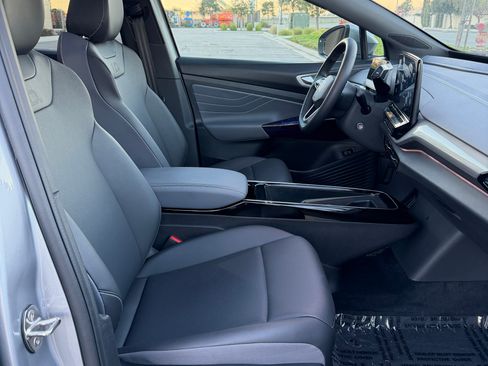 Used 2023 Volkswagen ID.4 Pro S image 17