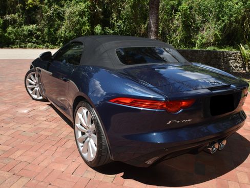 Used 2014 Jaguar F-TYPE S image 9