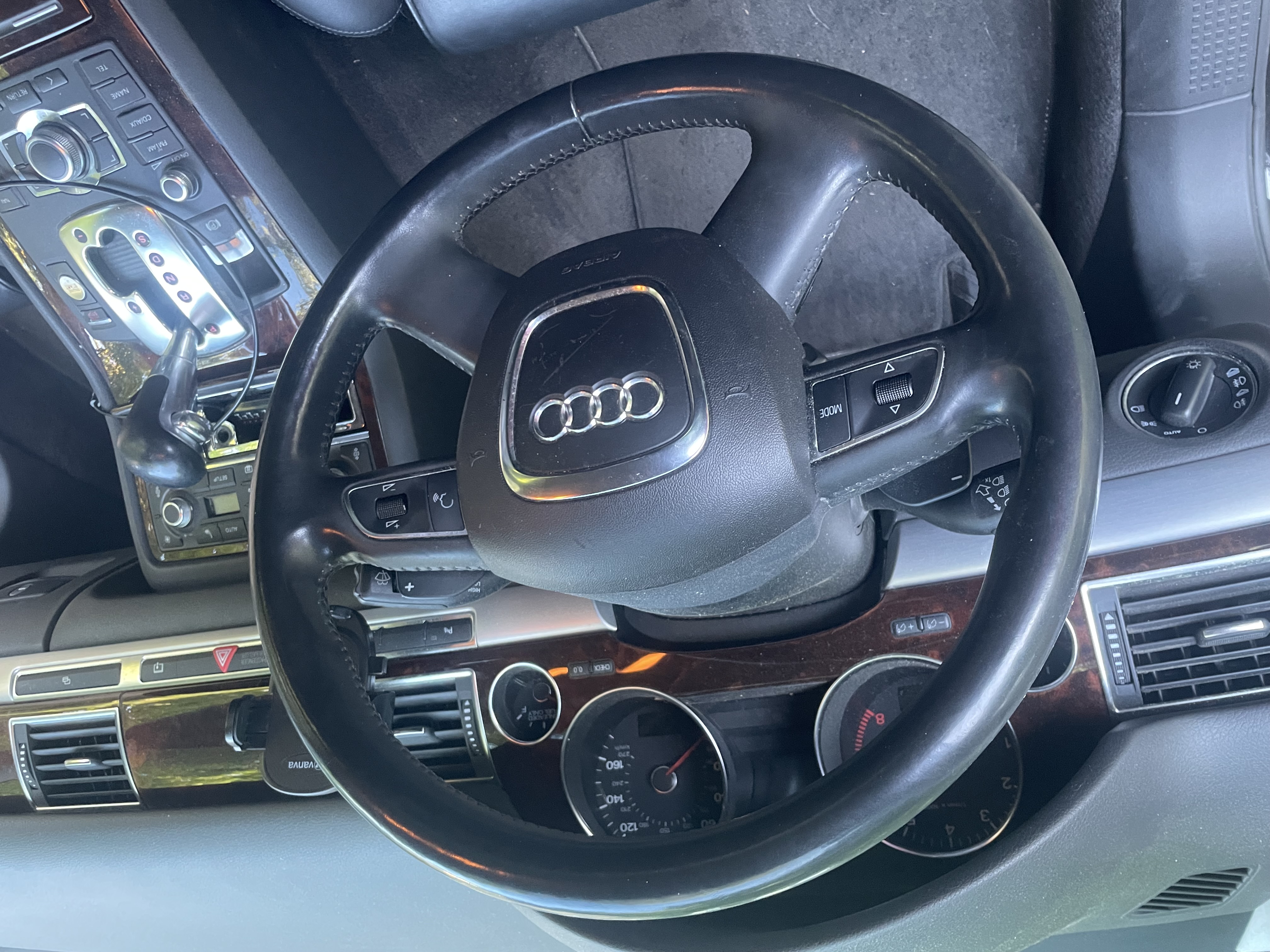 Used 2009 Audi A8 4.2 AWD/4WD image 4