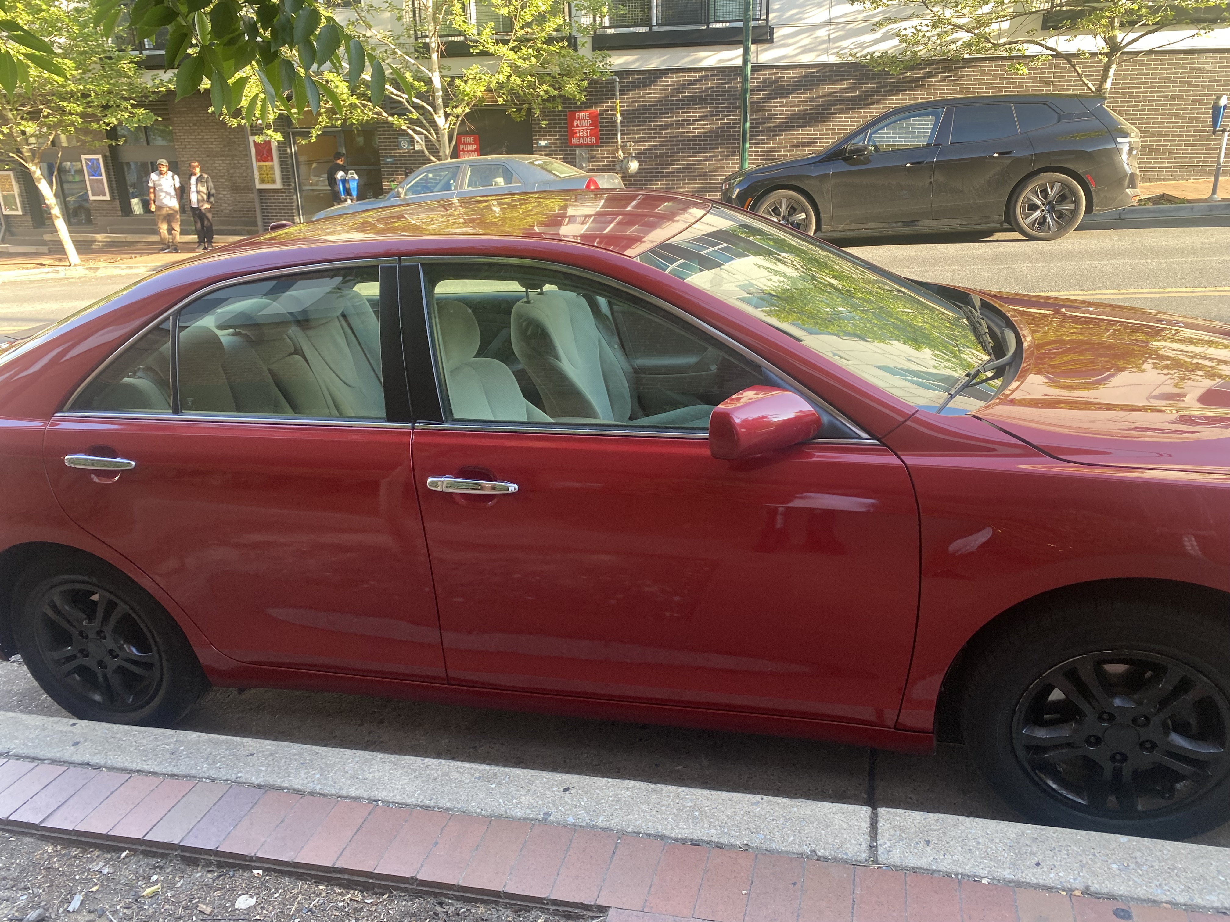Used 2011 Toyota Camry LE FWD image 4