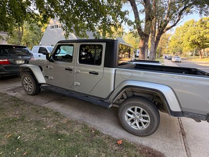 Used 2023 Jeep Gladiator Sport