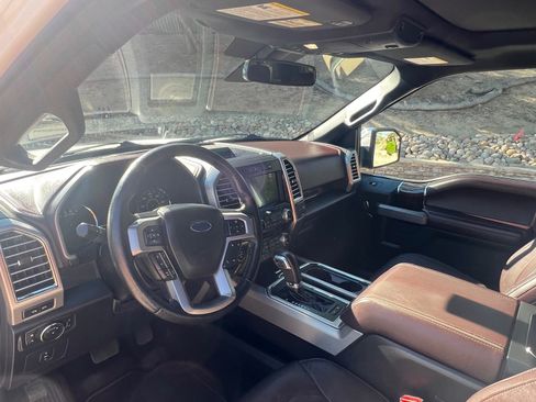 Used 2016 Ford F150 Platinum w/ Equipment Group 701A Luxury image 11