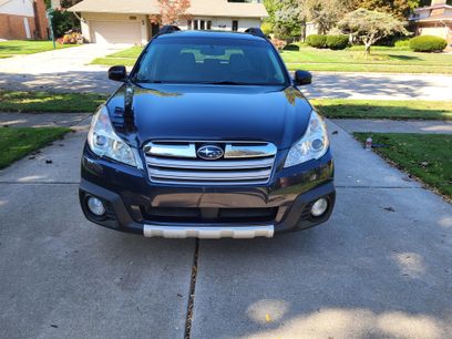 Used 2014 Subaru Outback 2.5i Limited w/ Moonroof Package